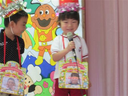 インタビューに答える子ども2