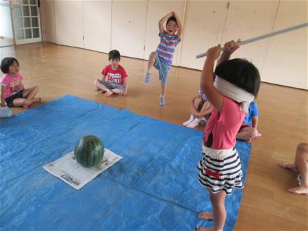 すいかわりの様子