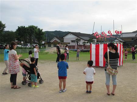 盆踊りの様子