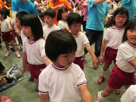 うたフェスタに出演する子ども３