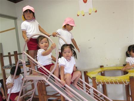 児童センターで遊ぶ子ども