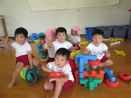 児童センターで遊ぶ子ども２