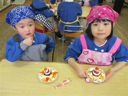 クッキングをする子ども３