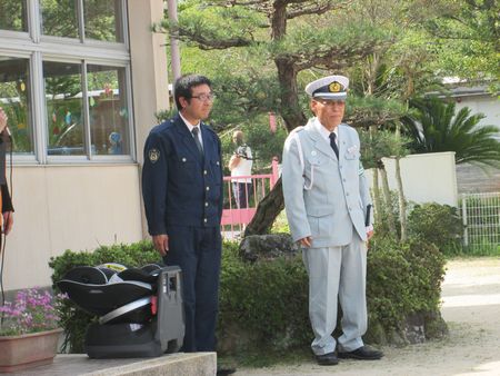 おまわりさんと交通指導員さんの話
