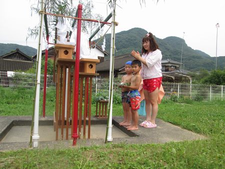 お願いする様子