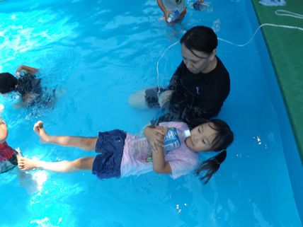 浮いているところ