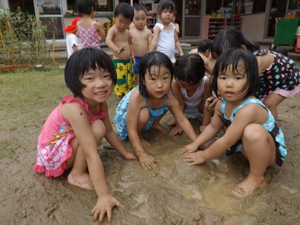 泥んこ遊び