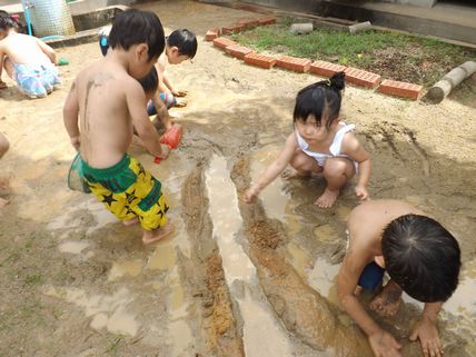 泥んこ遊び