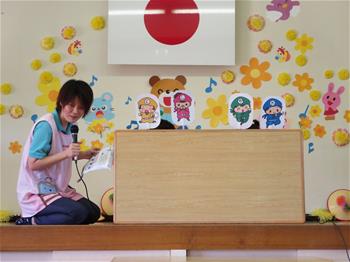ペープサートをしている写真