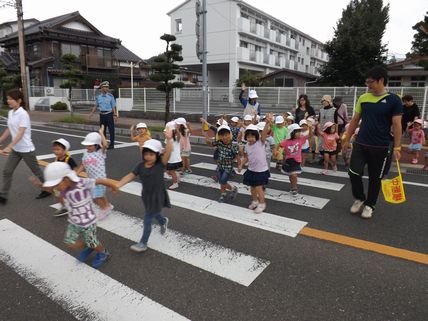 横断歩道の渡り方