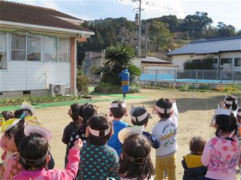 節分の日に鬼が来ている写真