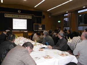 魅力を語り合う会のようす