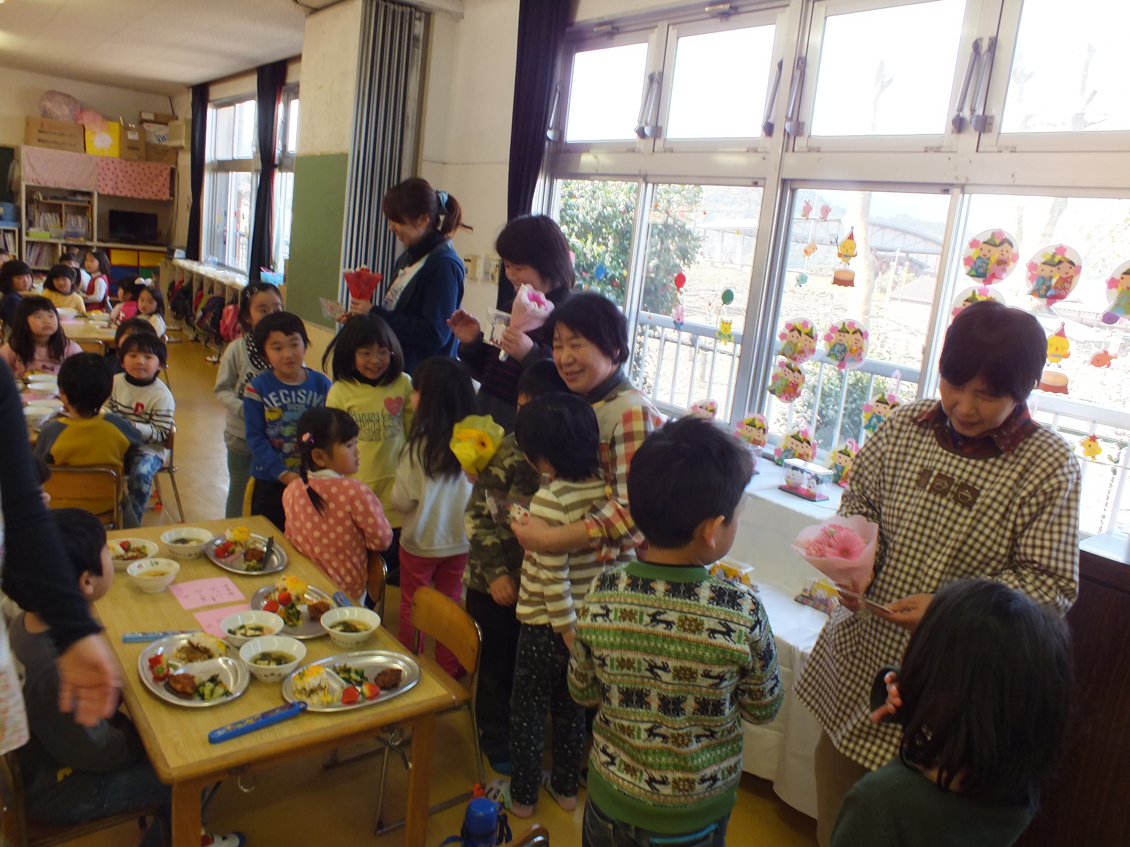 お別れ会食の様子