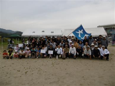 総合優勝の大里区