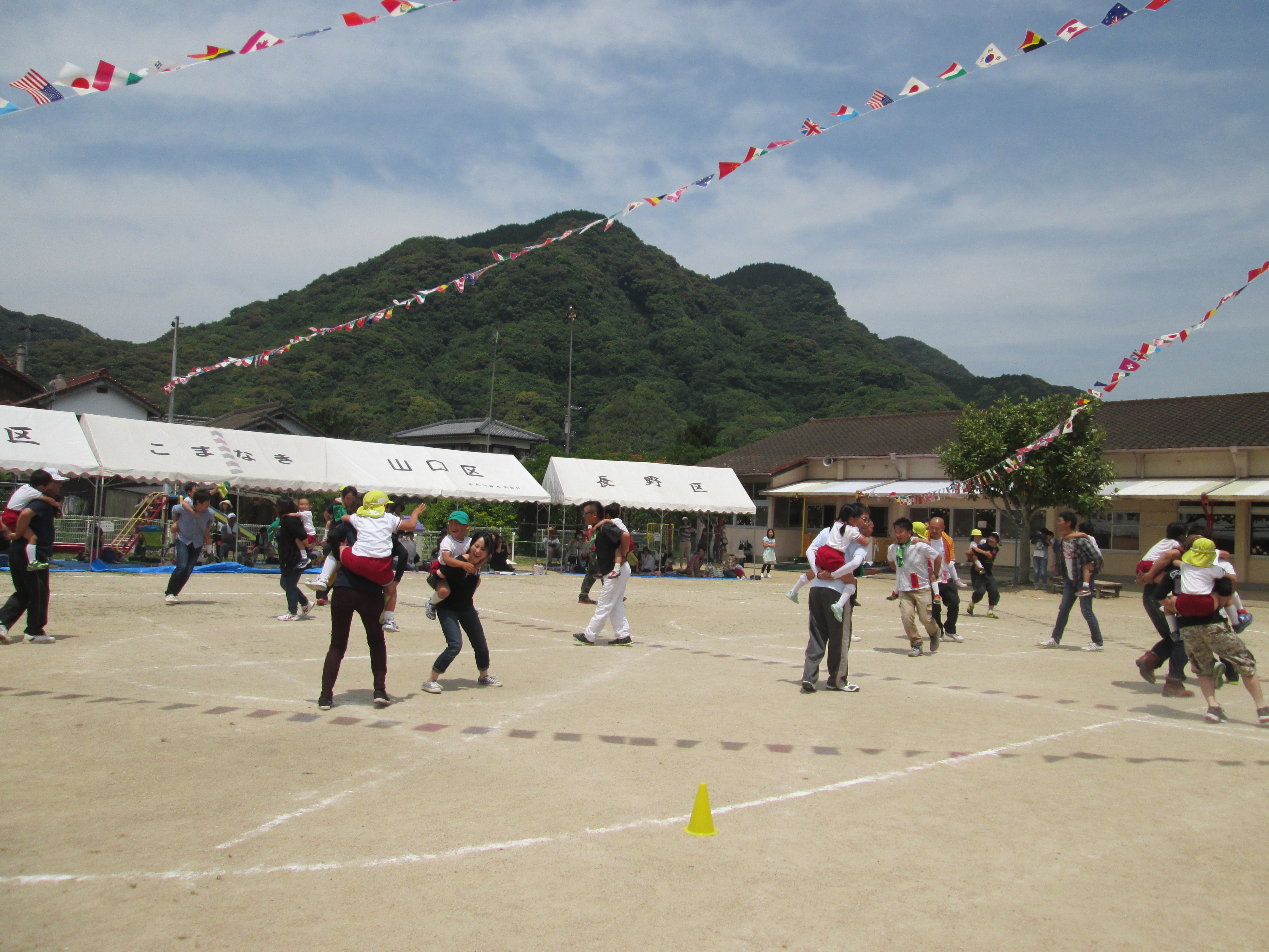 まつ組　おんぶ騎馬戦
