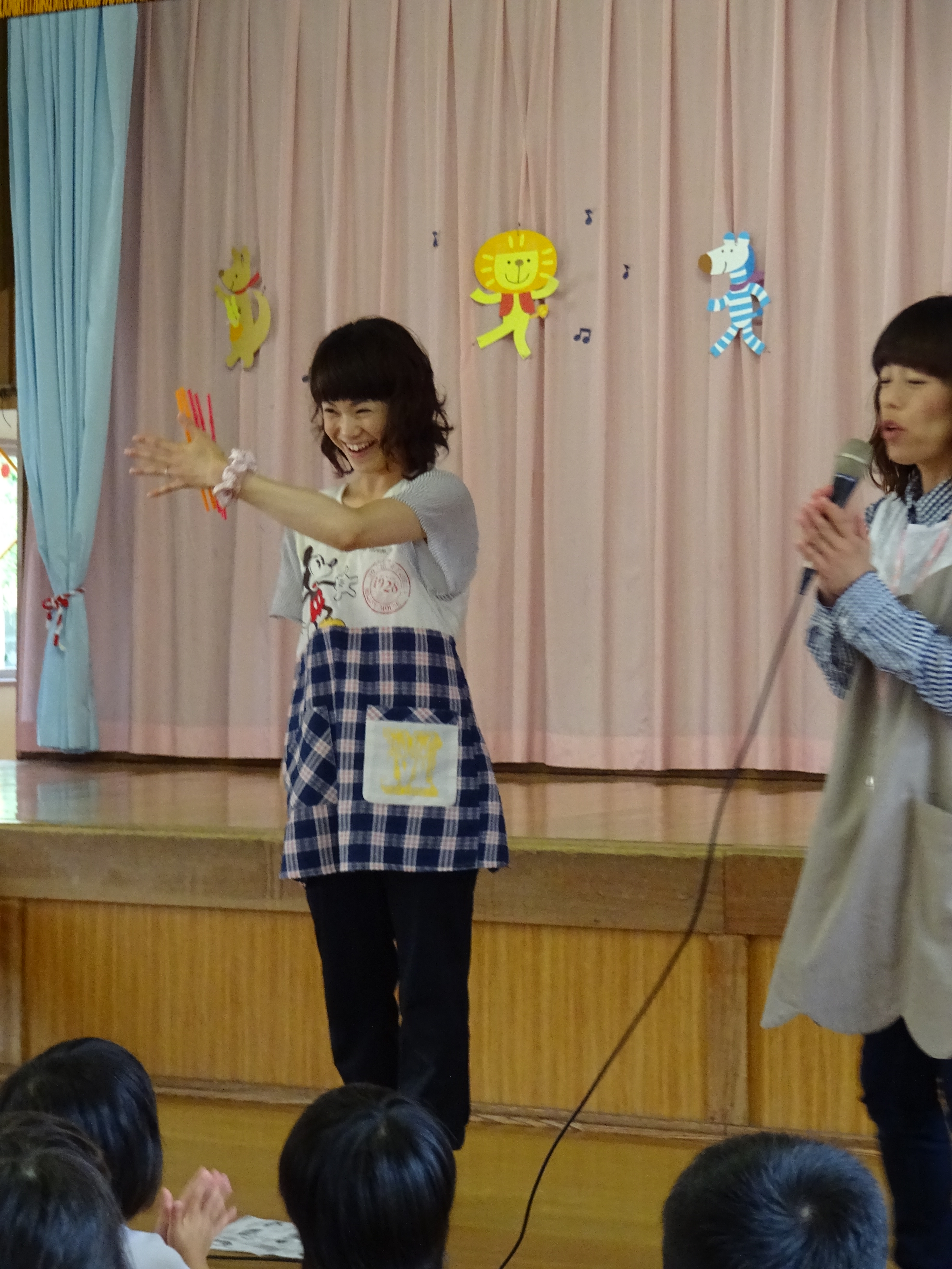 手品　浮かぶ棒