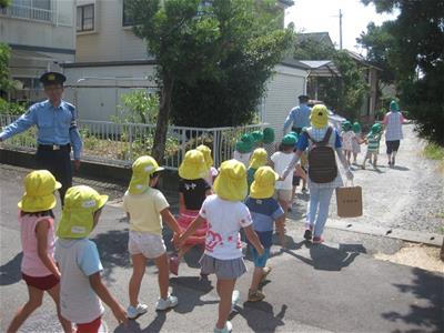 今日は、地震を想定した避難訓練です