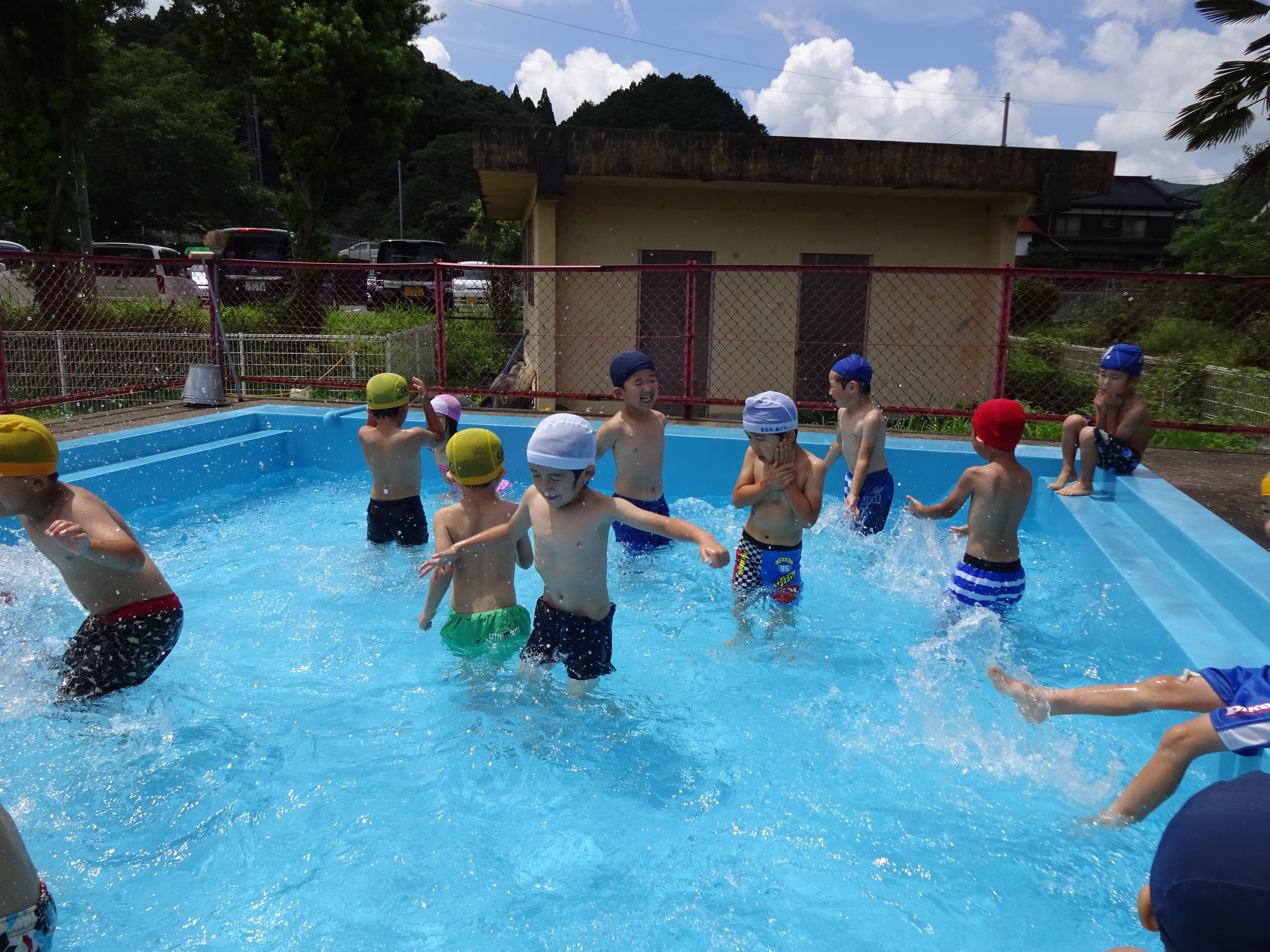 プール遊び　まつ組