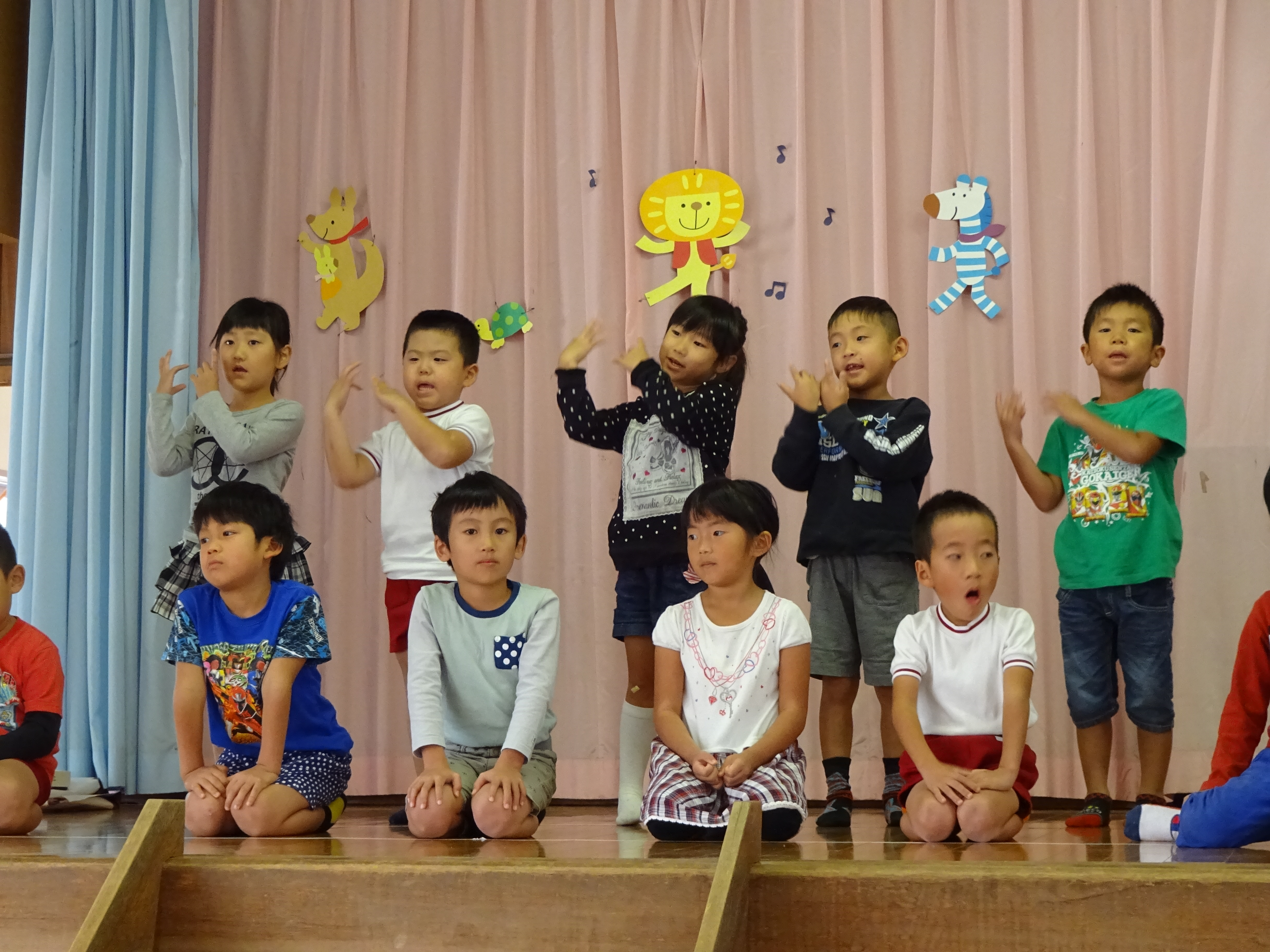 まつ組　出し物