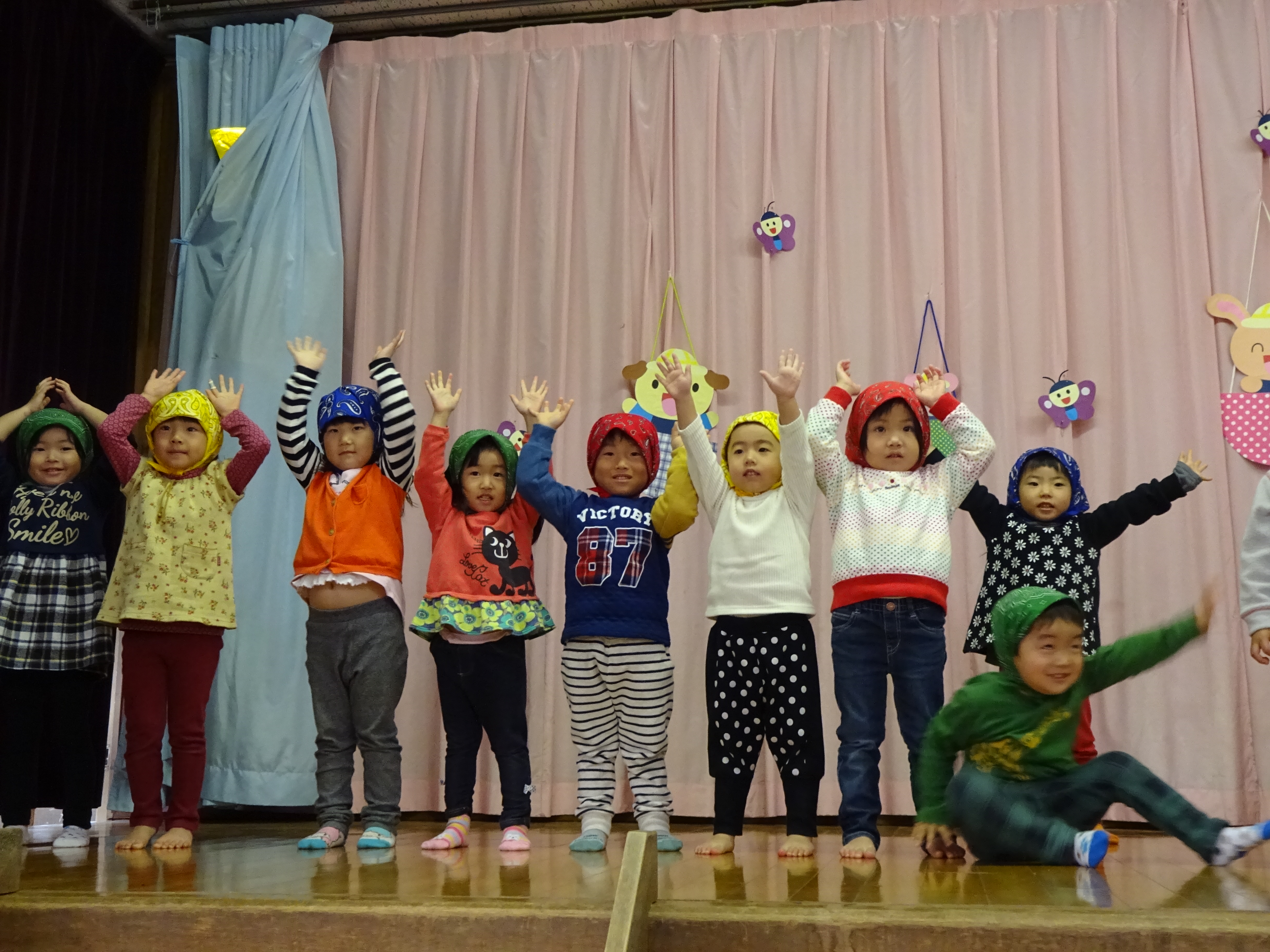 もも組　出し物　にんじん忍者