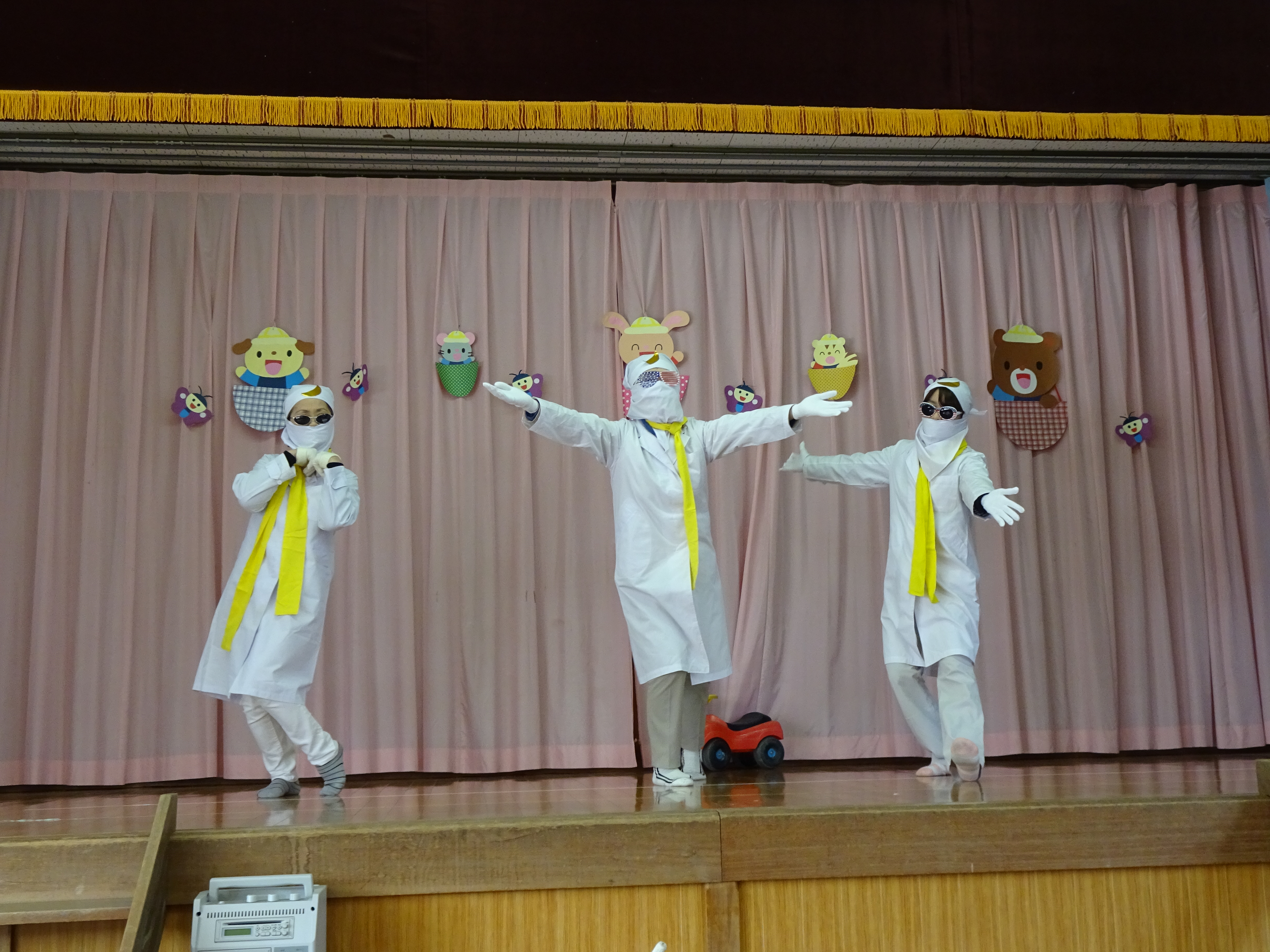 先生の出し物　月光仮面