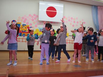 4月 3