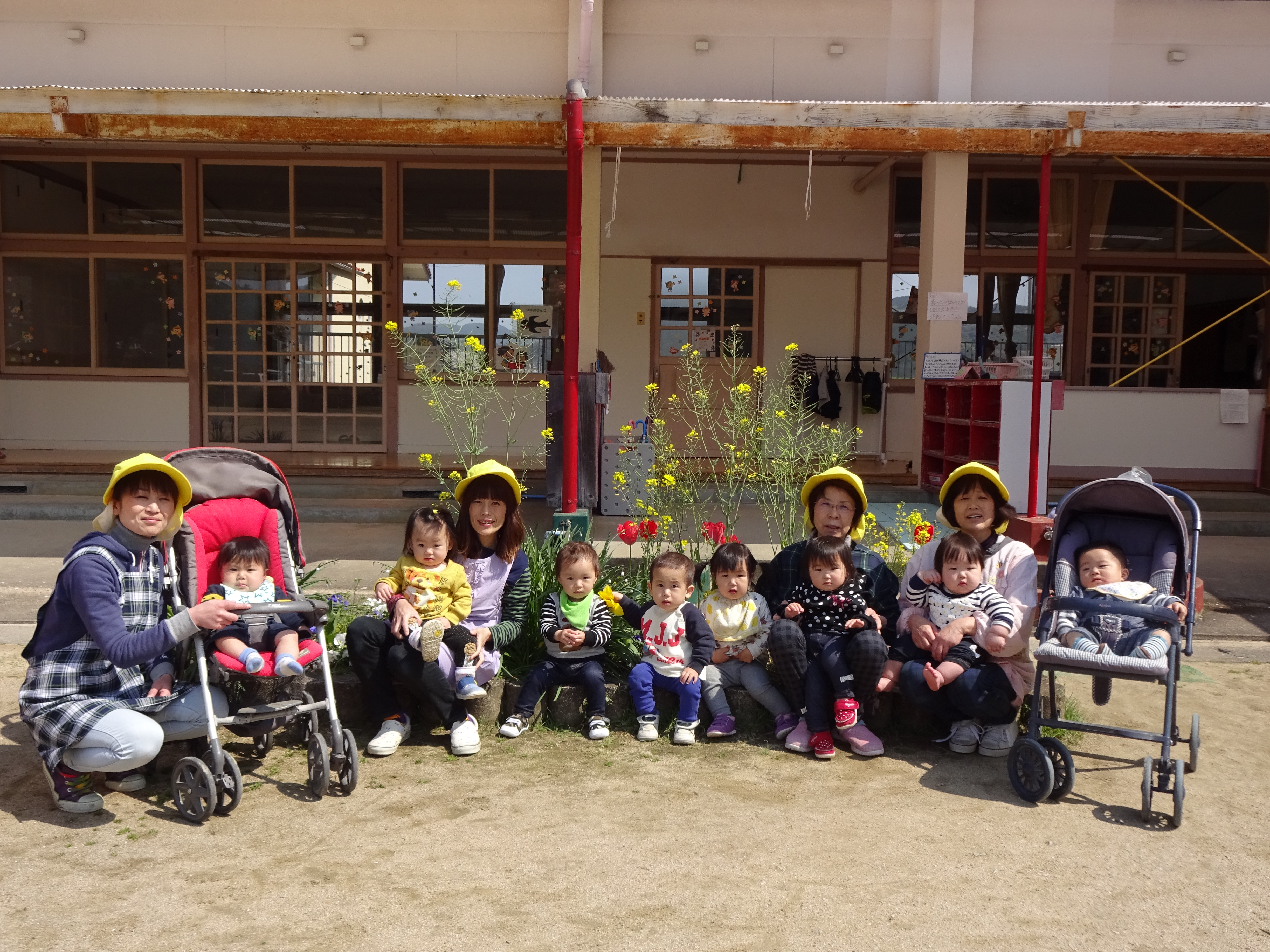 はとさん&hellip;お花の前で