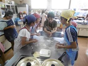 夏の寺子屋のようす
