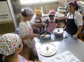 夏の寺子屋のようす