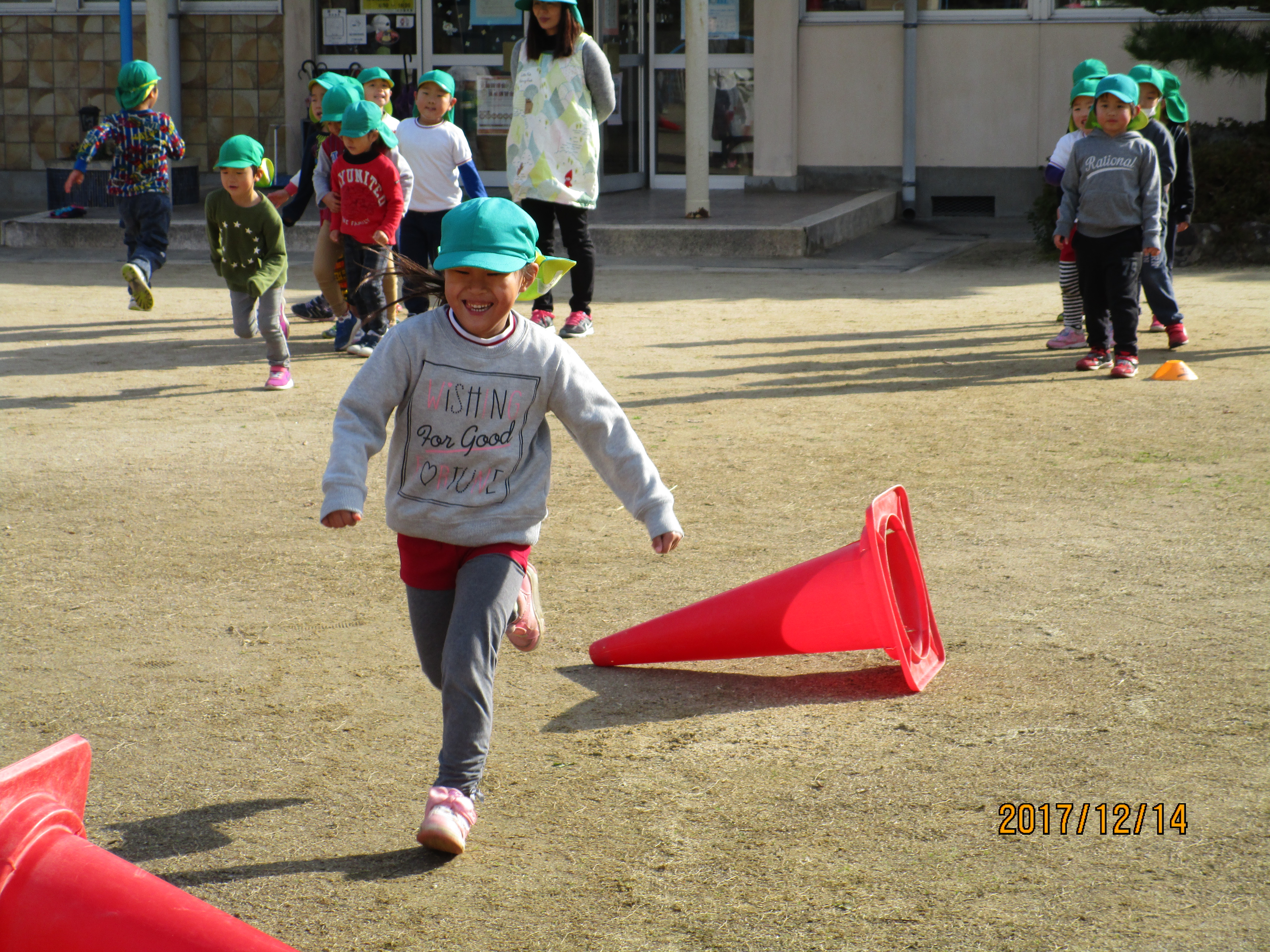飛び越えているところ