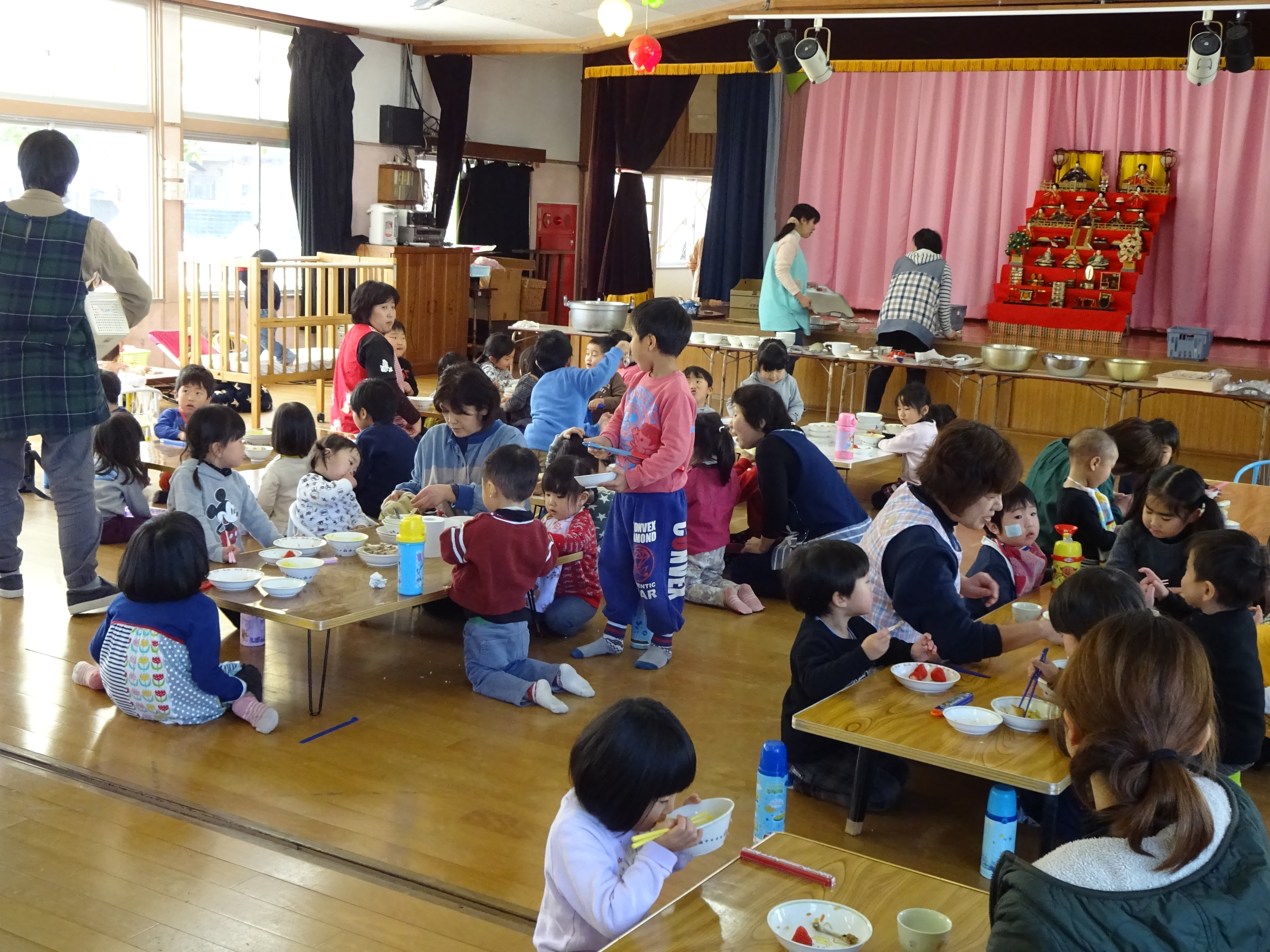 会食しているところ