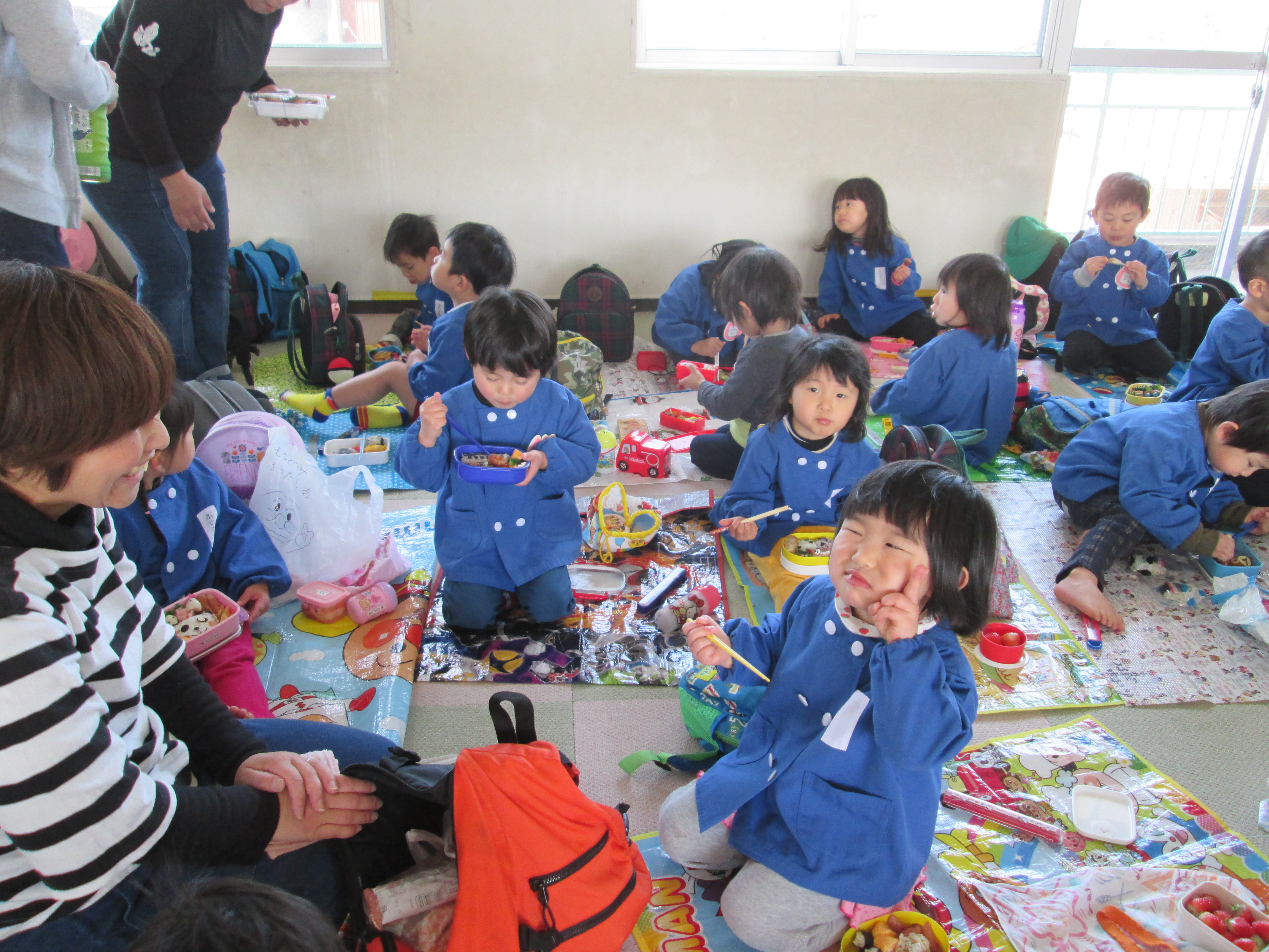 お弁当を食べているところ