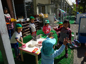 シャボン玉遊び