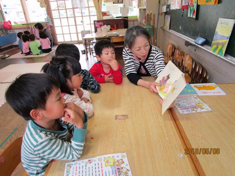 おはなしサロン　ゆり組