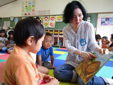 読み聞かせの様子