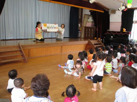 はらぺこあおむし　大型絵本