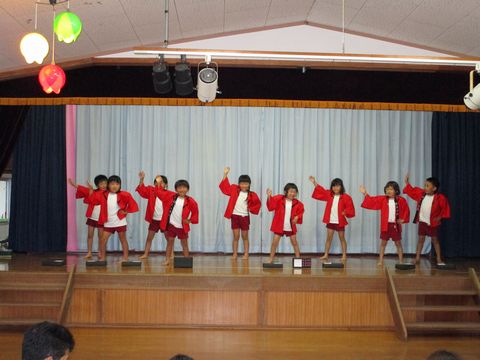 ダンシング・ヒーロー　出し物