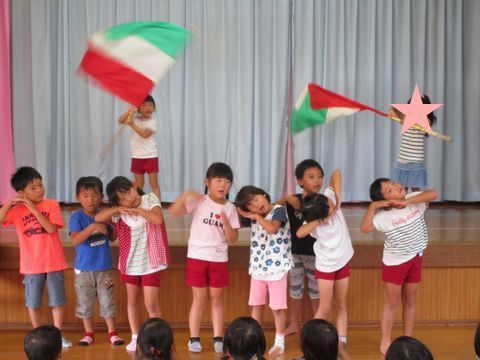 まつ組 出し物 パプリカ