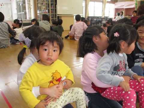 おひざ取りゲームの様子