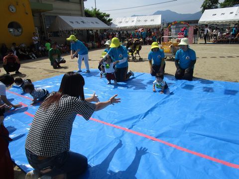0歳児はいはいレース