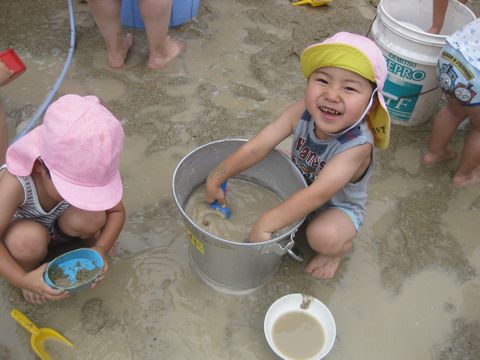 泥んこ遊び3