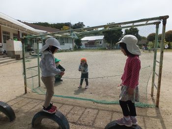 じゃんけんをしている様子