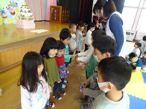 向き合っている子どもたち