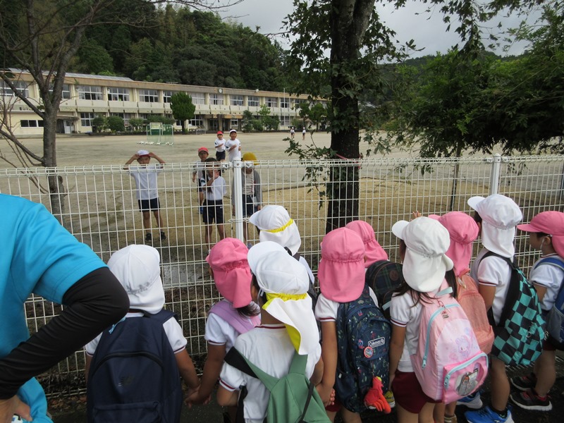 小学生と会った様子