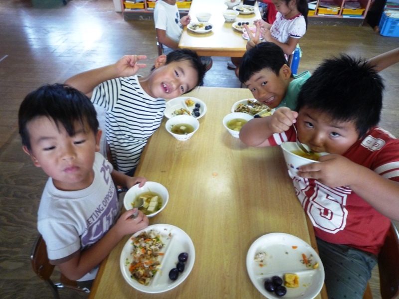 まつぐみ 給食の様子