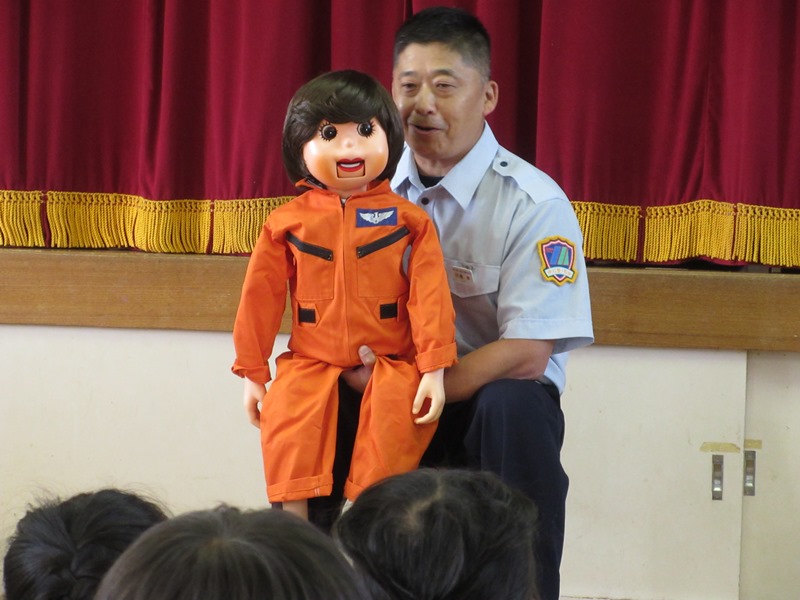お話をする様子