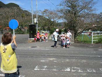 横断歩道の渡り方