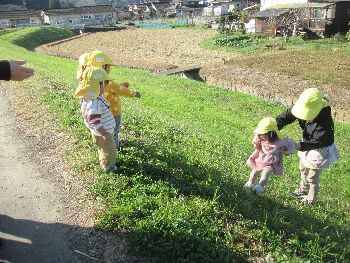 おさんぽ土手遊び