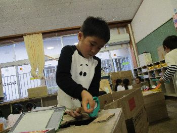 段ボールの家つくり