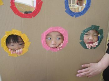 穴からこんにちは